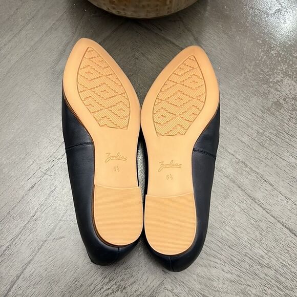 ZODIAC Women's Hill Pointed Toe Flats - Picture 4 of 12